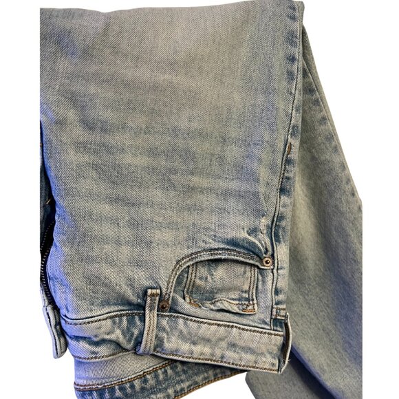 Old Navy Women’s High Rise Slim Straight Jeans Size 10 Light Wash Denim - Picture 6 of 7